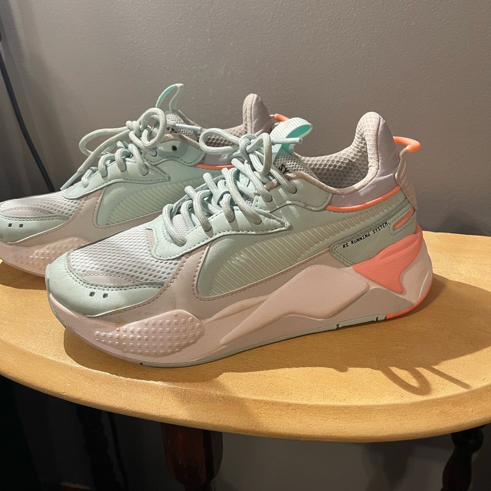 PUMA Running Sneaker